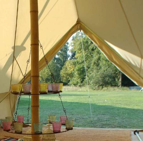 Wildberry Glamping Orgères-la-Roche Exterior foto
